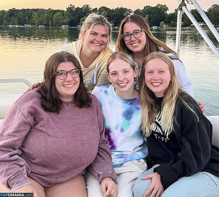 Maura / maurahiggins / pennyliciouss Çıplak OnlyFans  Sızdırılmış Fotoğraf #6