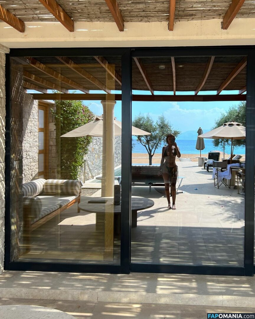 Maya Jama / mayajama Çıplak OnlyFans  Sızdırılmış Fotoğraf #143