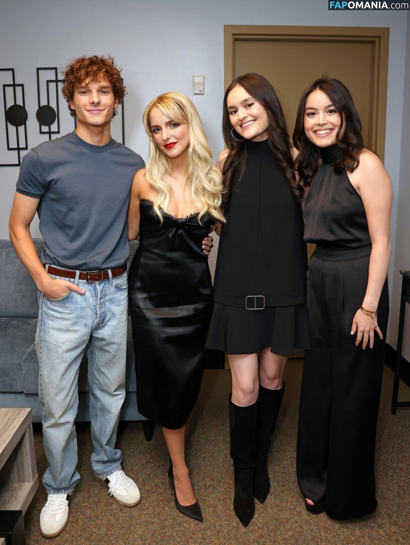 Mckenna Grace / mckennagrace / mckennagraceful Çıplak OnlyFans  Sızdırılmış Fotoğraf #154