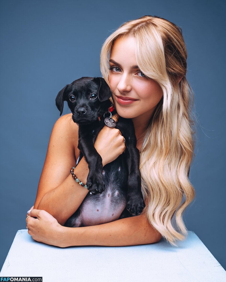 Mckenna Grace / mckennagrace / mckennagraceful Çıplak OnlyFans  Sızdırılmış Fotoğraf #183