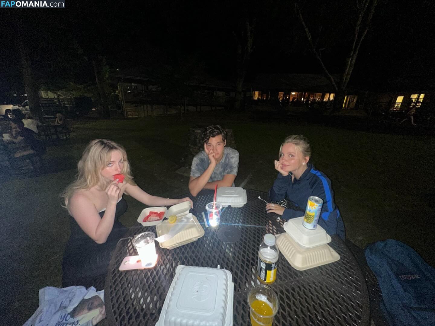 Mckenna Grace / mckennagrace / mckennagraceful Çıplak OnlyFans  Sızdırılmış Fotoğraf #188