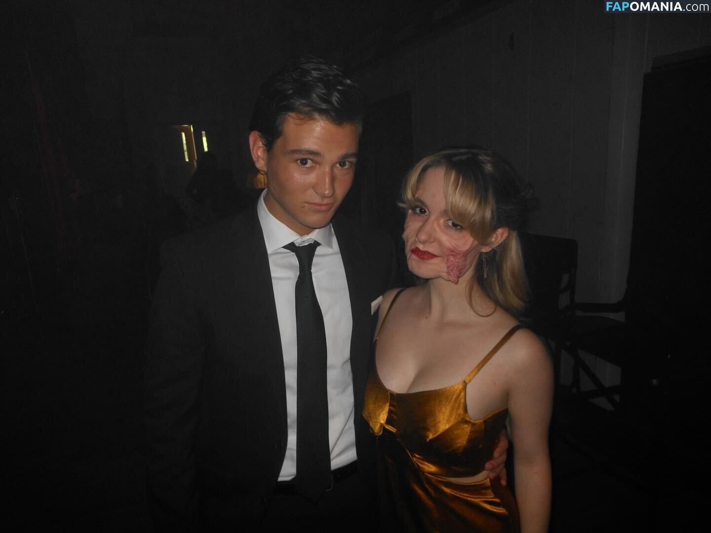 Mckenna Grace / mckennagrace / mckennagraceful Çıplak OnlyFans  Sızdırılmış Fotoğraf #189