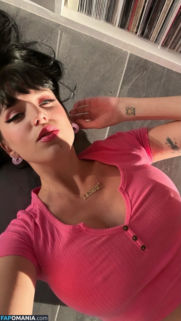 Desire (desire_musicofficial / Megan Louise / desire_musicofficial Çıplak OnlyFans  Sızdırılmış Fotoğraf #3