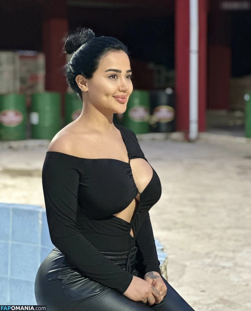 Melek Azad / melek.azd / melekazad Çıplak OnlyFans  Sızdırılmış Fotoğraf #3
