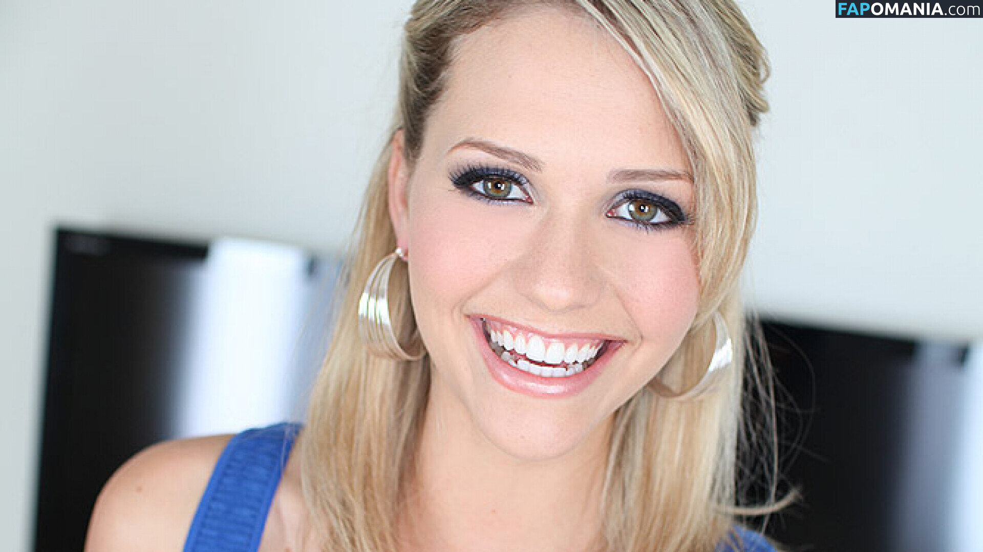 Mia Malkova / https: / miamalkova Çıplak OnlyFans  Sızdırılmış Fotoğraf #72