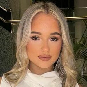 Mia Winward Dunn
