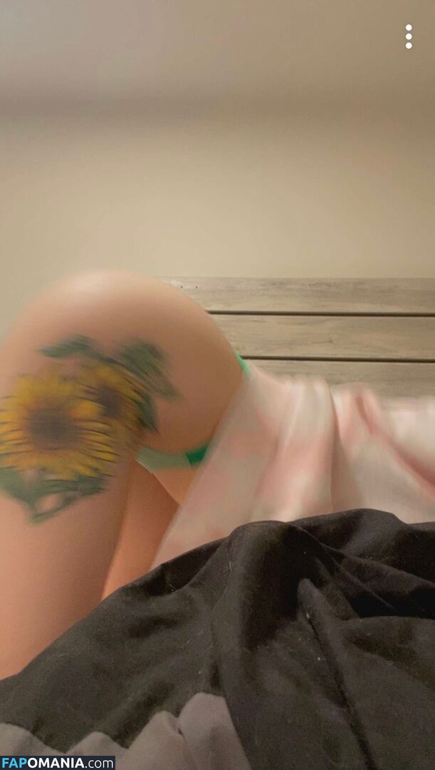 Mikaya / mikachukaylaroo Çıplak OnlyFans  Sızdırılmış Fotoğraf #5