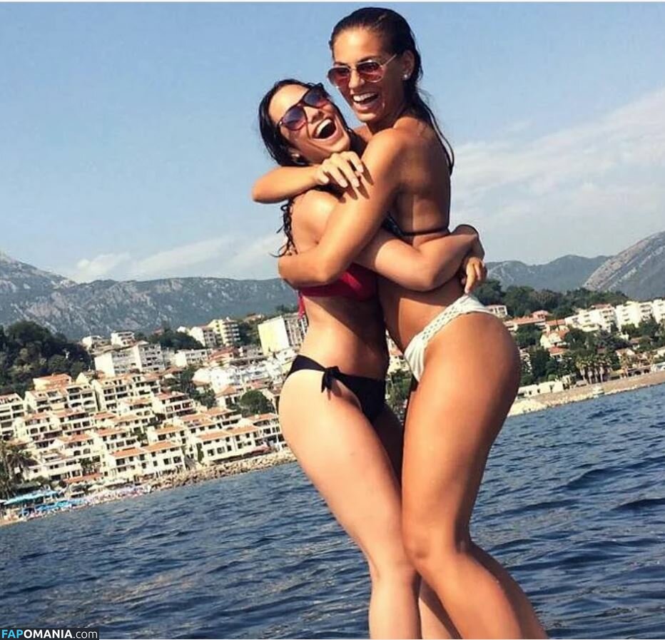LM Reactions / LMreaction / Milena And Lola / milena.lola Çıplak OnlyFans  Sızdırılmış Fotoğraf #77