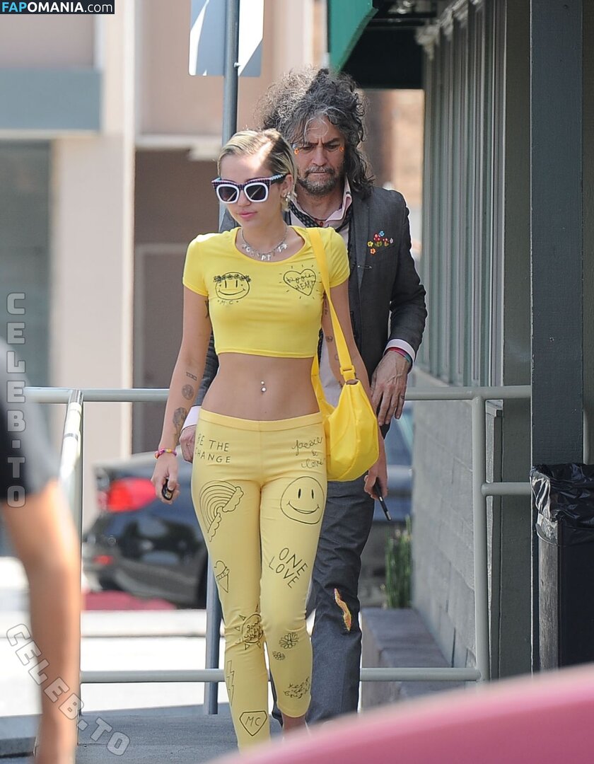 Miley Cyrus / https: / mileycyrus Çıplak OnlyFans  Sızdırılmış Fotoğraf #1