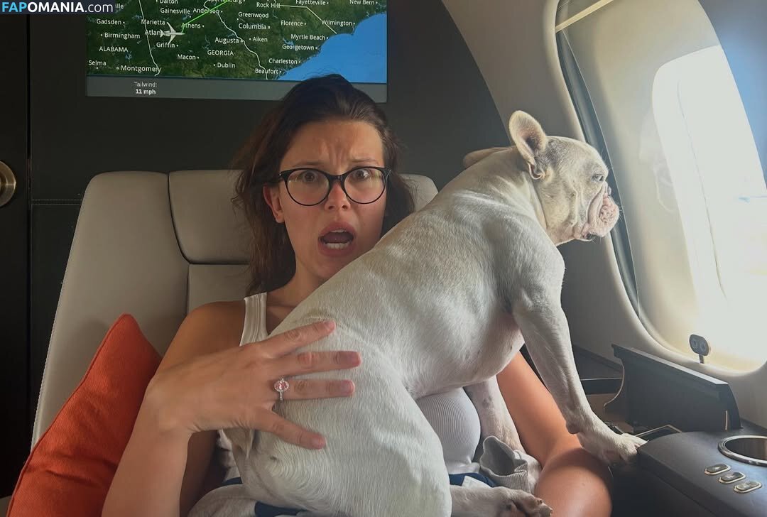 Millie Bobby Brown / milliebobbybrown Çıplak OnlyFans  Sızdırılmış Fotoğraf #21
