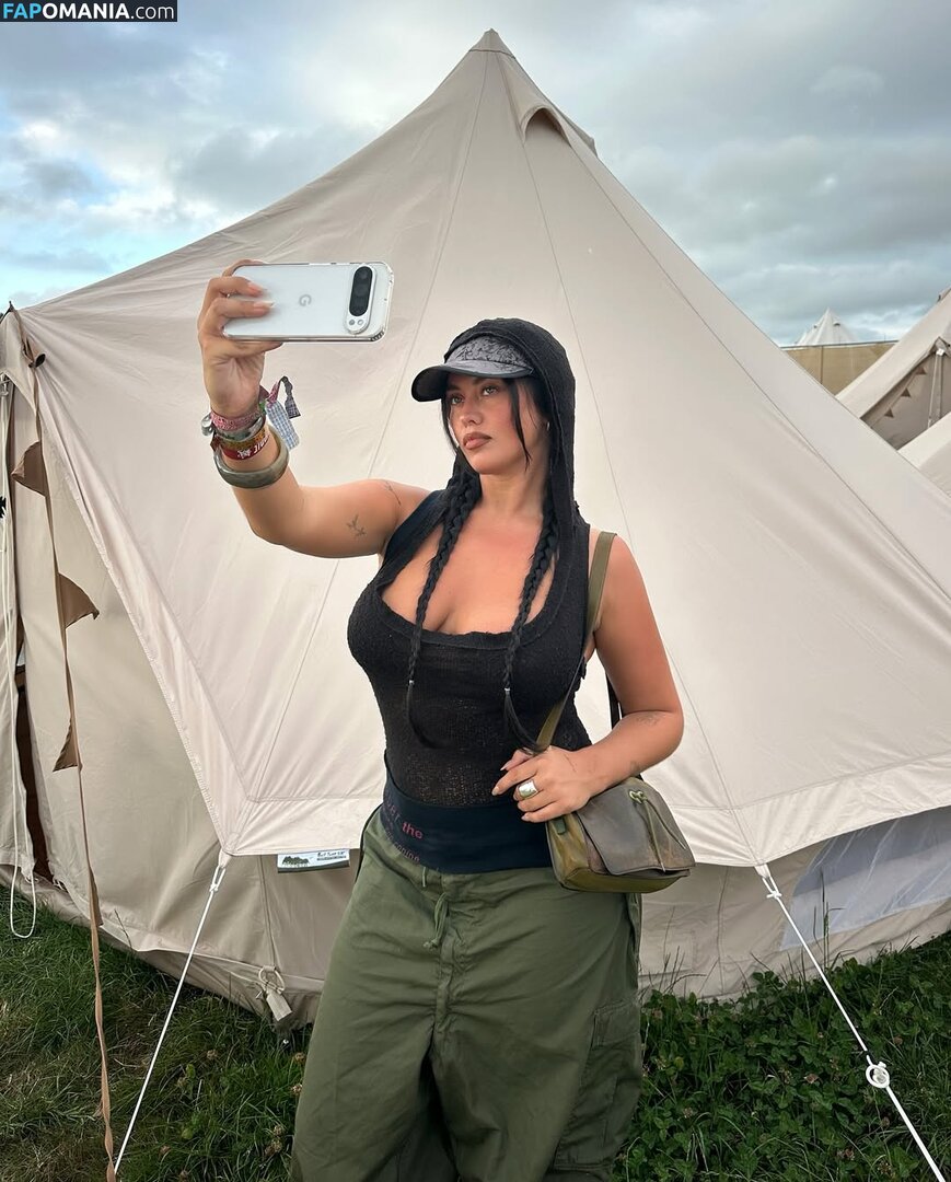 Millie Hannah / explicittbabe / milliehannahhh Çıplak OnlyFans  Sızdırılmış Fotoğraf #4