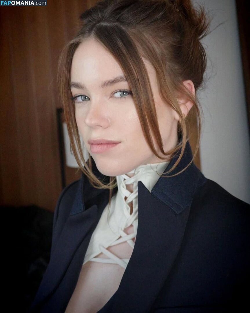 Milly Alcock / https: / millyalcock Çıplak OnlyFans  Sızdırılmış Fotoğraf #313
