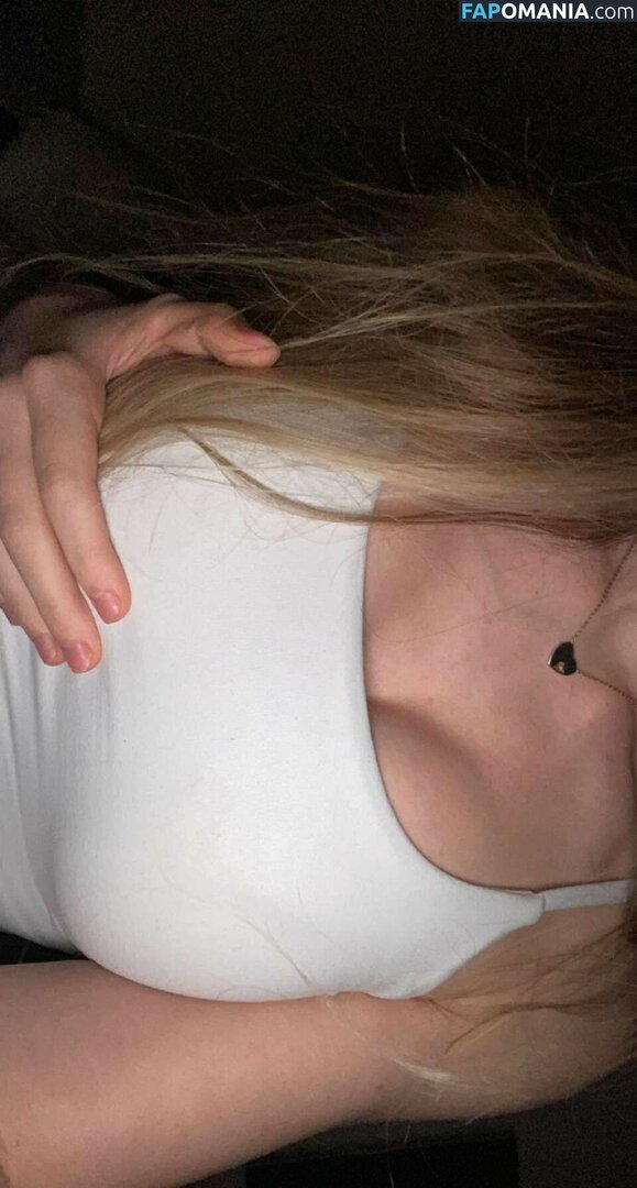 Mira Szalma / https: / mira.004 Çıplak OnlyFans  Sızdırılmış Fotoğraf #8