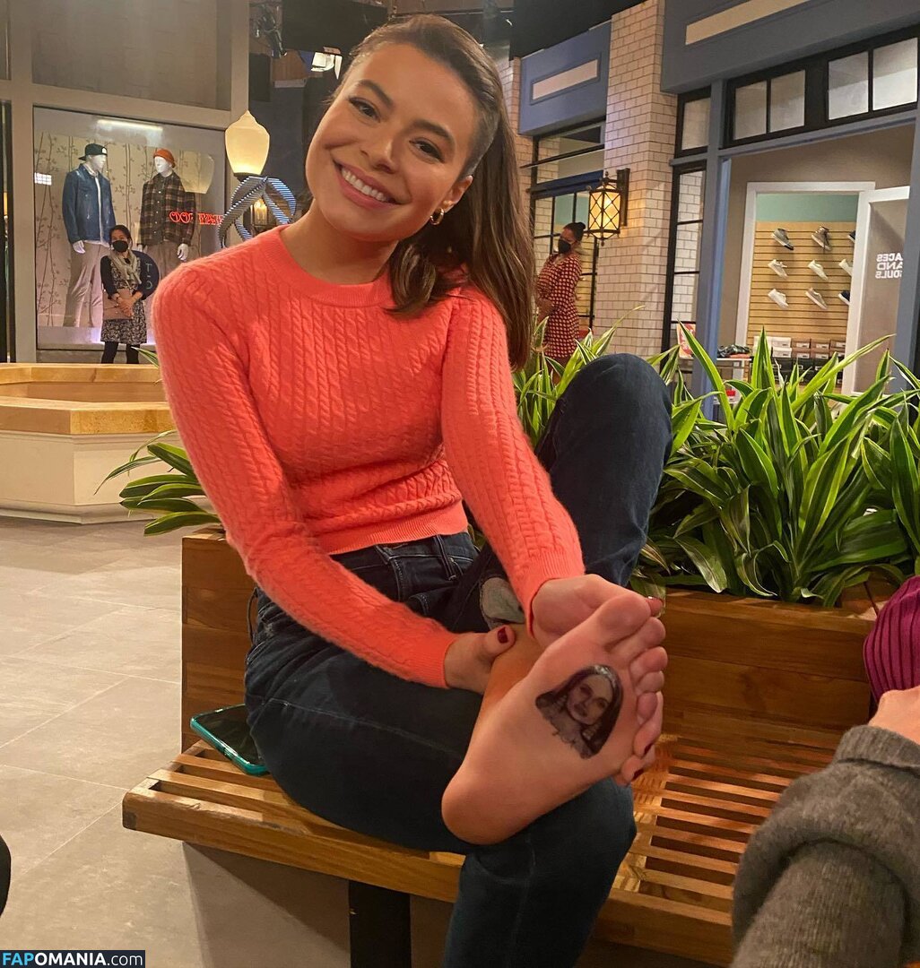 Miranda Cosgrove / MirandaCosgrove / onlyfanssz Çıplak OnlyFans  Sızdırılmış Fotoğraf #460