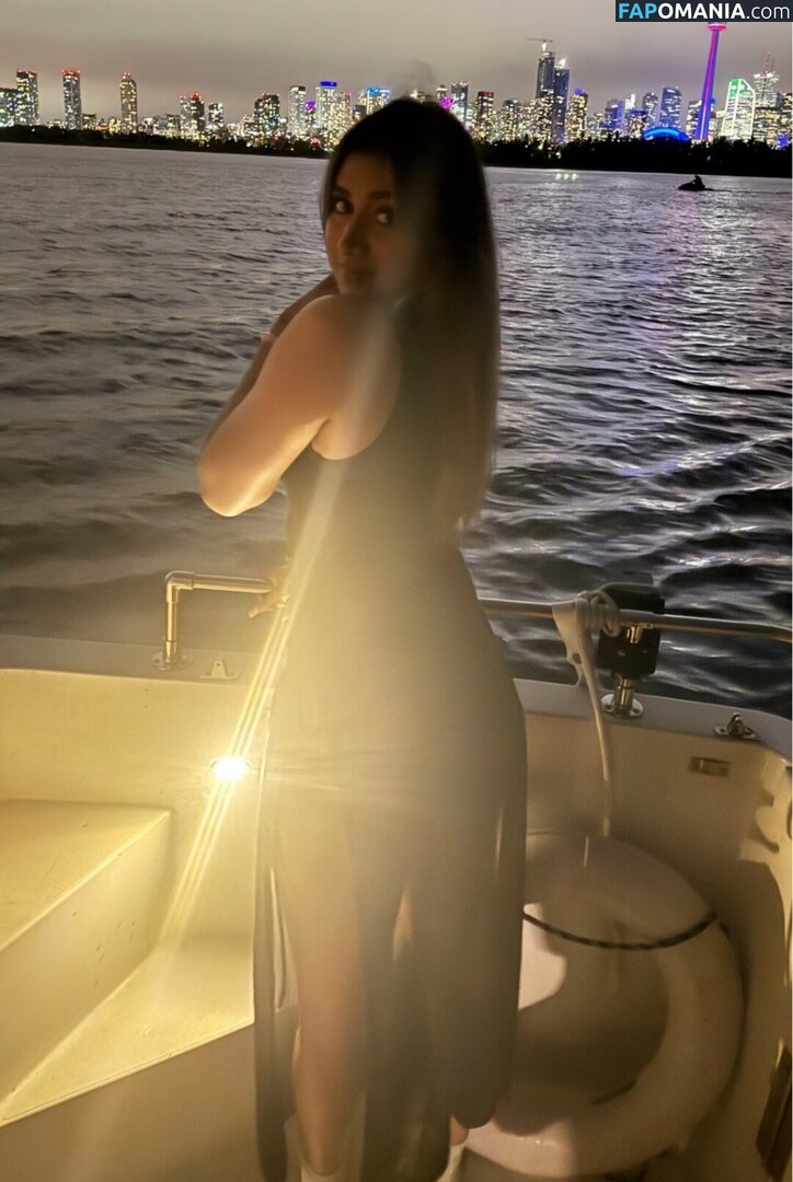 Navpreet Gotara / navpreetg_ Çıplak OnlyFans  Sızdırılmış Fotoğraf #3