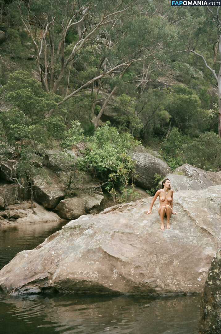 Nina Pirola / nature_nymph / nina.pirola Çıplak OnlyFans  Sızdırılmış Fotoğraf #2