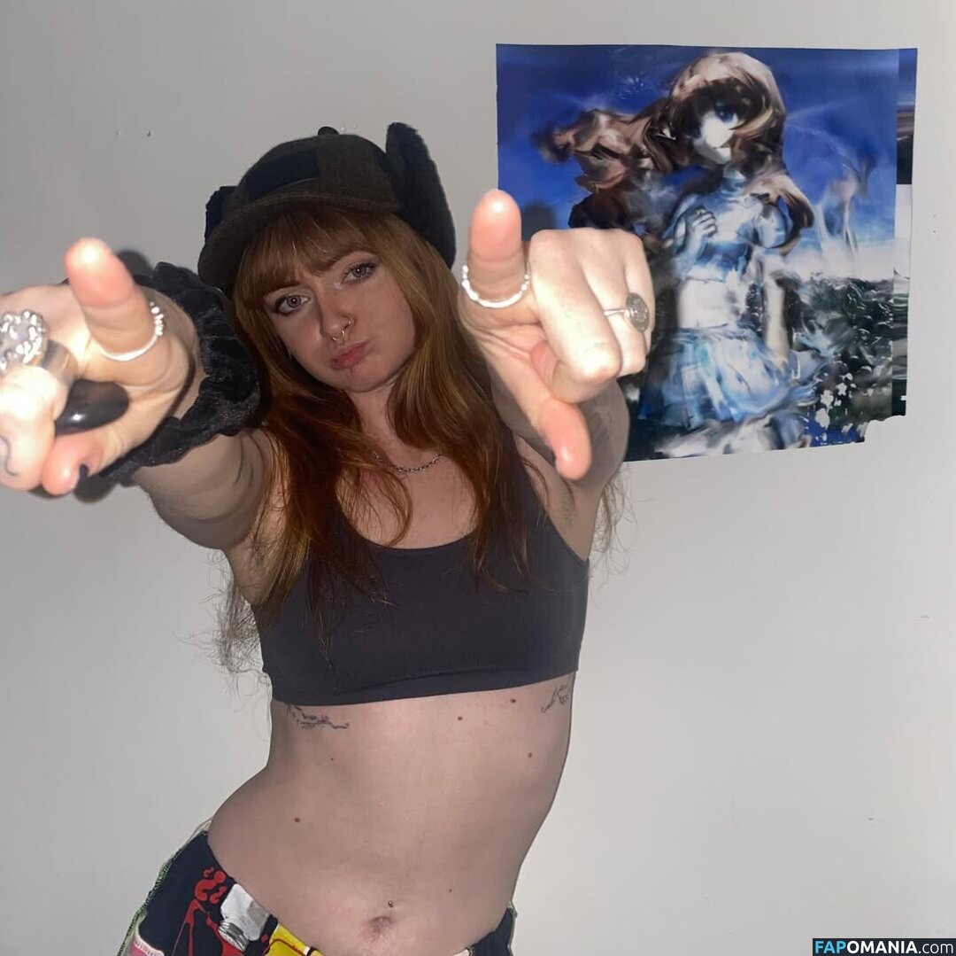 Nina Wilson / Ninajirachi / https: Çıplak OnlyFans  Sızdırılmış Fotoğraf #2