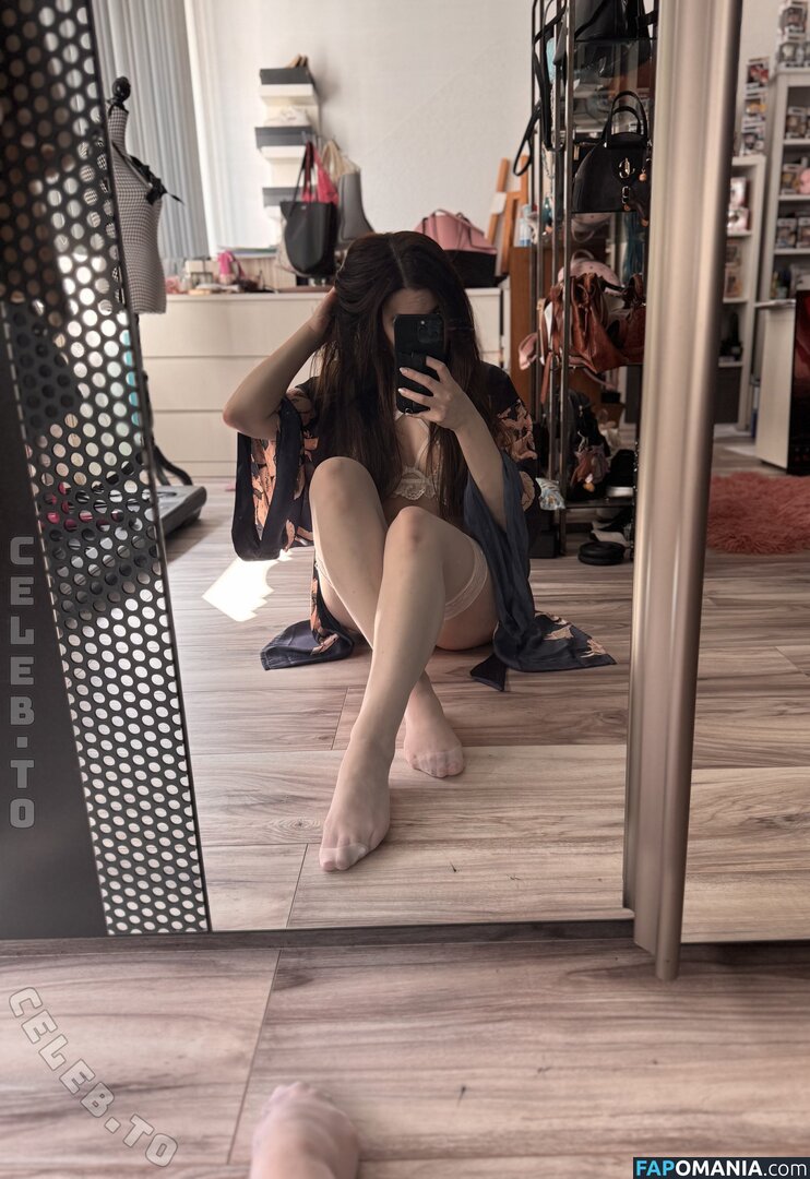 Nini Raven / Nini_Raven / raven_nini Çıplak OnlyFans  Sızdırılmış Fotoğraf #1