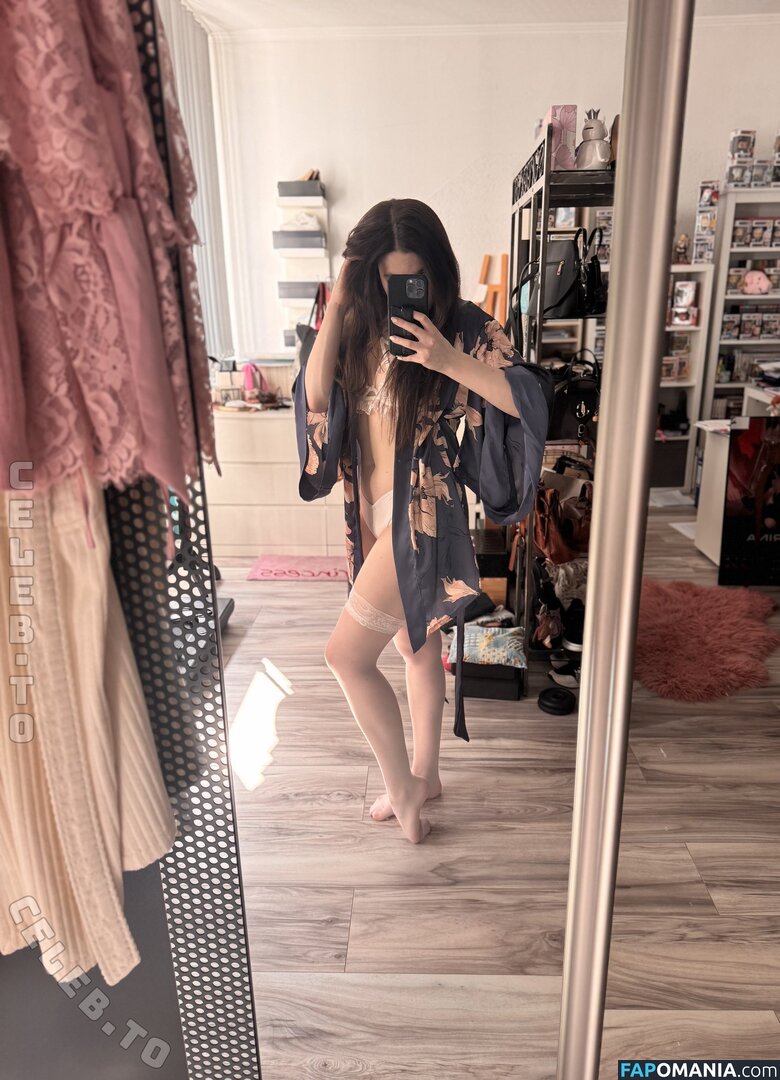 Nini Raven / Nini_Raven / raven_nini Çıplak OnlyFans  Sızdırılmış Fotoğraf #4