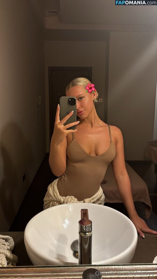 arisnsnn / hhiddengem / nissyy / thewhiskeymol Çıplak OnlyFans  Sızdırılmış Fotoğraf #8