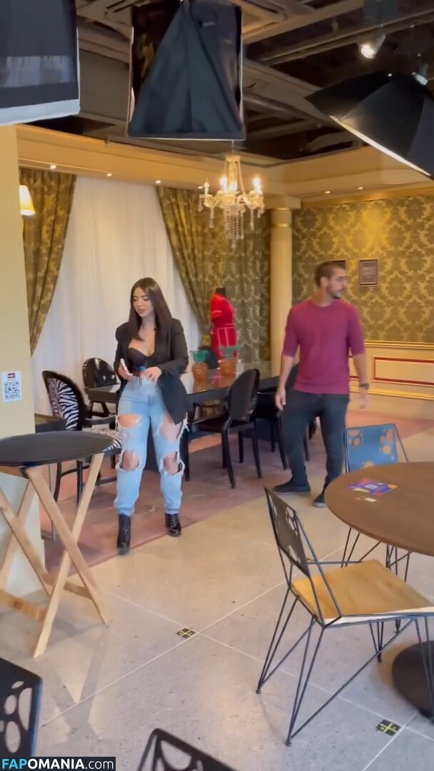 Discussão / Nyvi Estephan / nyviestephan Çıplak OnlyFans  Sızdırılmış Fotoğraf #324