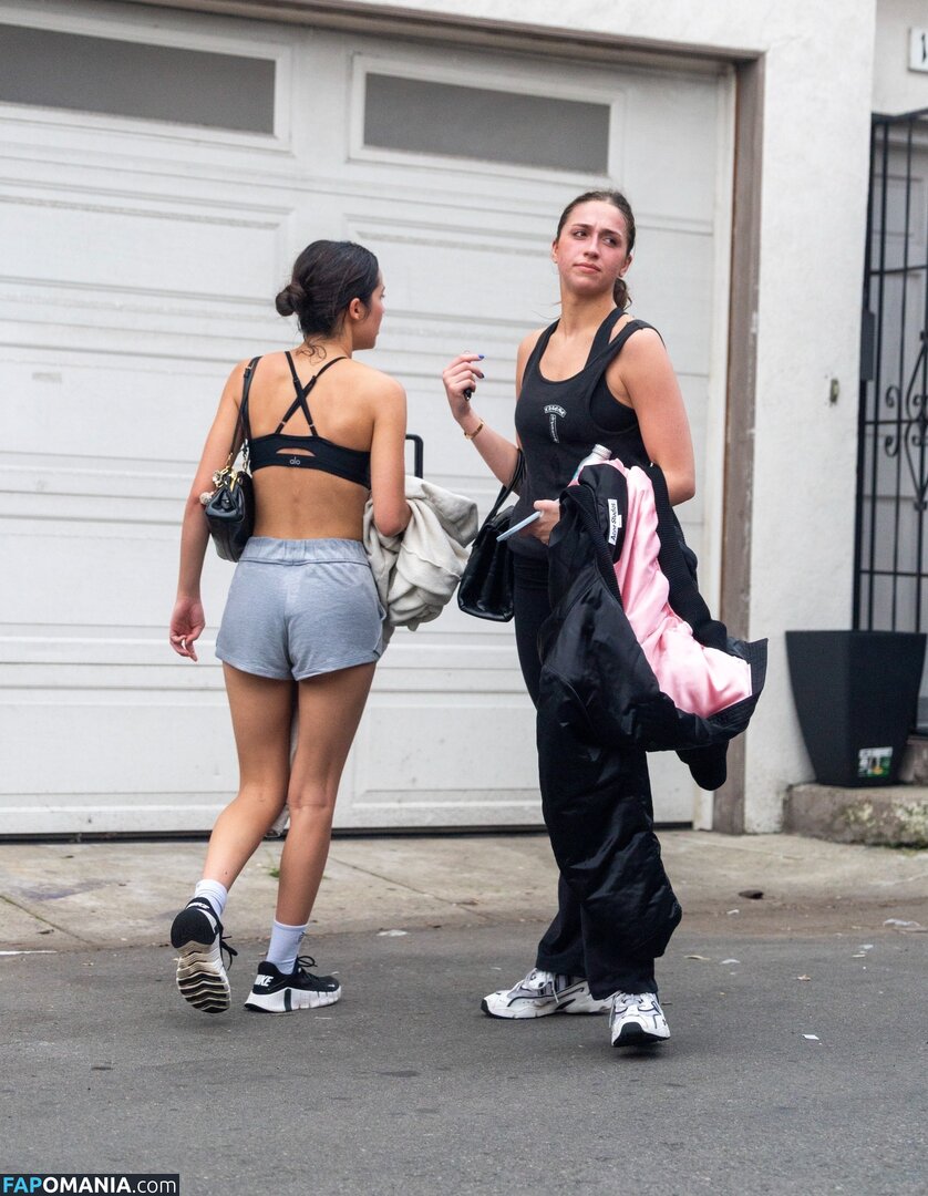 Olivia Rodrigo / oliviarodrigo Çıplak OnlyFans  Sızdırılmış Fotoğraf #57