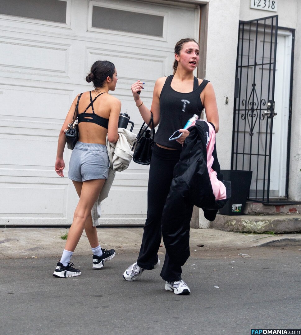 Olivia Rodrigo / oliviarodrigo Çıplak OnlyFans  Sızdırılmış Fotoğraf #58