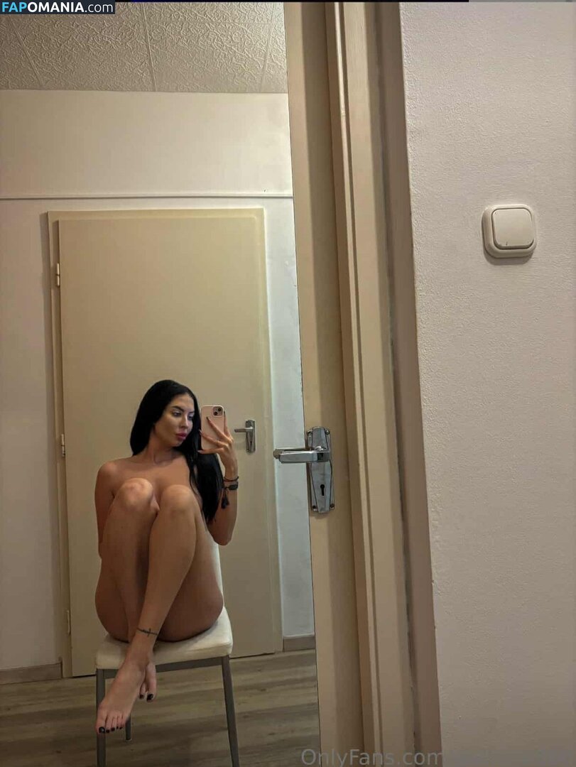 amator_csajok / f.lillaa / petratimea Çıplak OnlyFans  Sızdırılmış Fotoğraf #2655