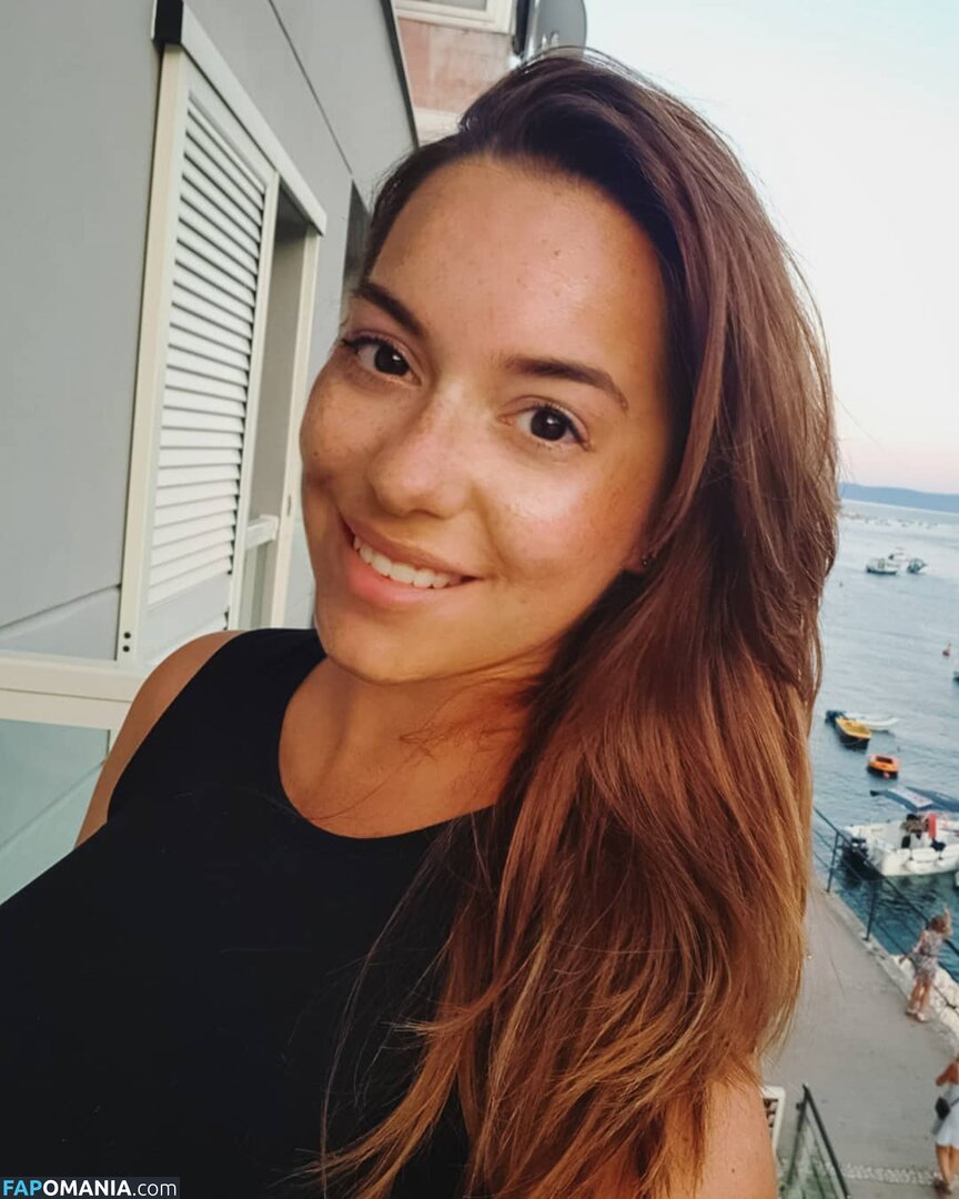 amator_csajok / f.lillaa / petratimea Çıplak OnlyFans  Sızdırılmış Fotoğraf #2684