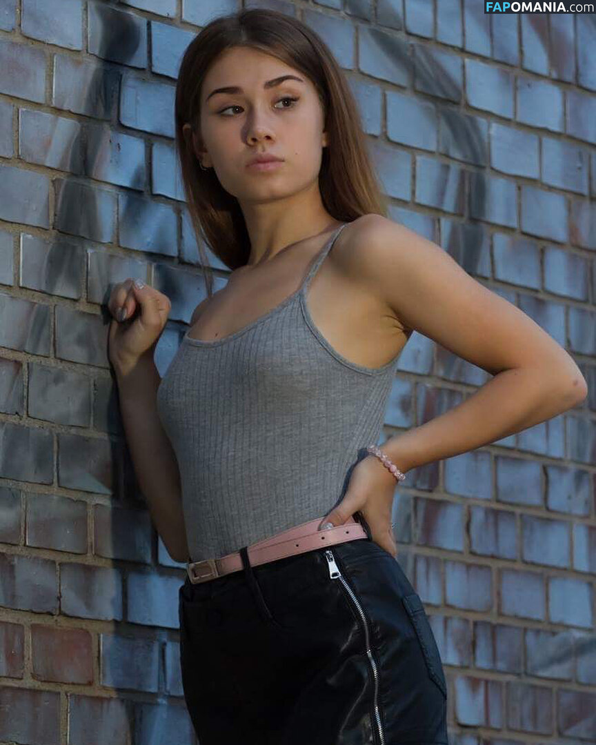 amator_csajok / f.lillaa / petratimea Çıplak OnlyFans  Sızdırılmış Fotoğraf #2731