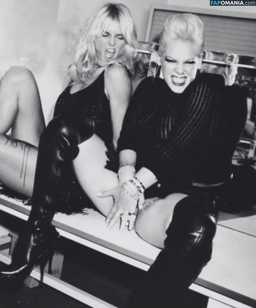 Alecia Beth Moore / Pink Çıplak OnlyFans  Sızdırılmış Fotoğraf #29