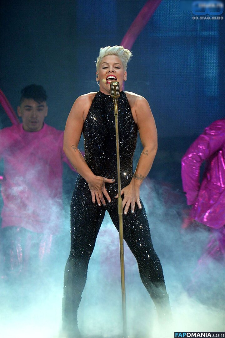 Alecia Beth Moore / Pink Çıplak OnlyFans  Sızdırılmış Fotoğraf #67