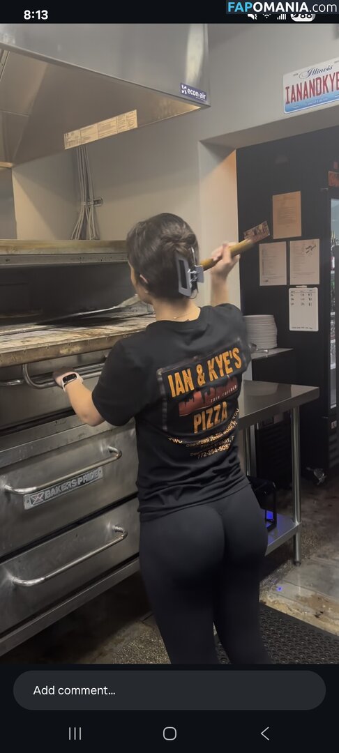 Pizzeria Baddies Çıplak OnlyFans  Sızdırılmış Fotoğraf #1