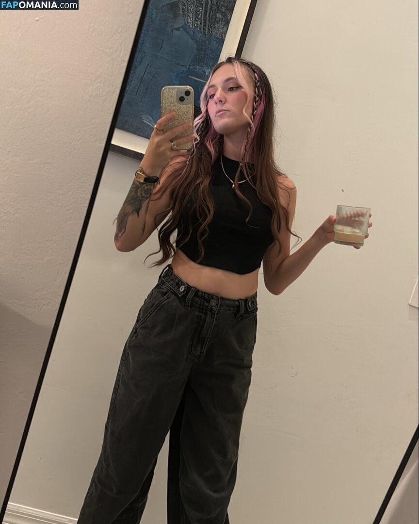 Poppy Quinn / PoppyQuinnn / https: / poppyquinn33 / the.poppy.quinn Çıplak OnlyFans  Sızdırılmış Fotoğraf #16