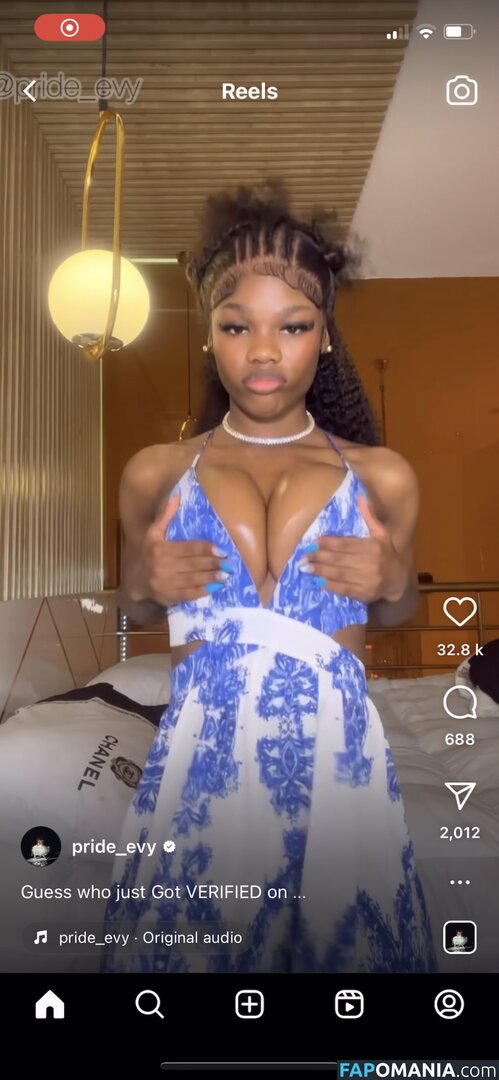 Prettyboobs / Pride_evy Çıplak OnlyFans  Sızdırılmış Fotoğraf #1