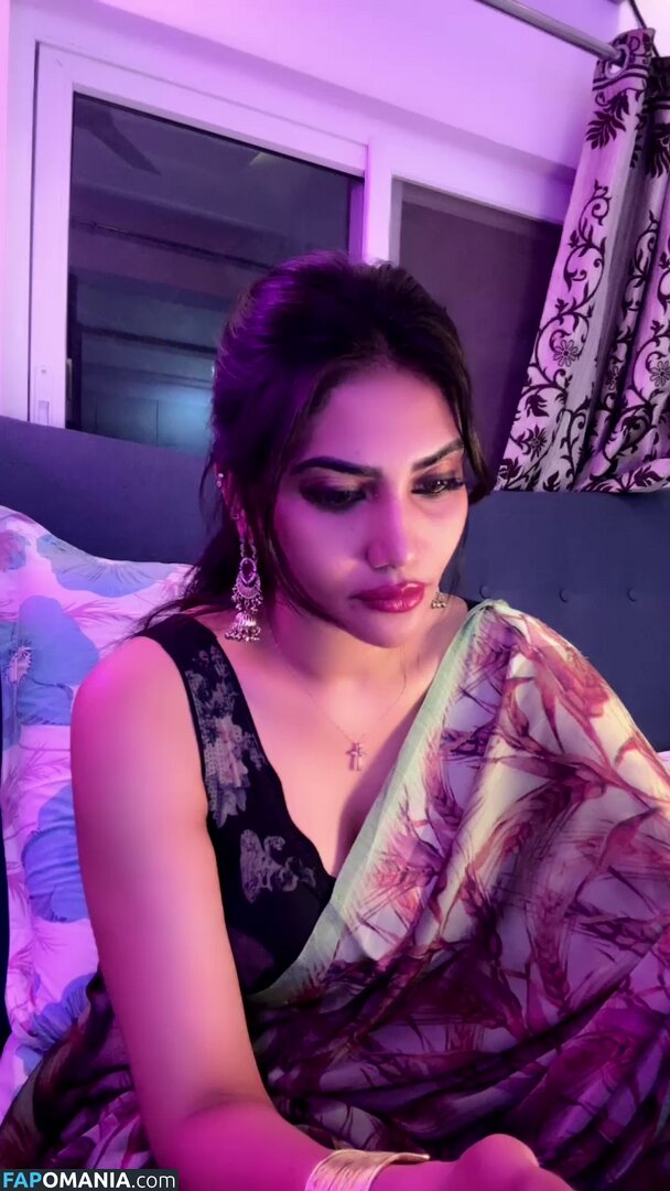 Priya Naidu / priya_naidu0422 Çıplak OnlyFans  Sızdırılmış Fotoğraf #1
