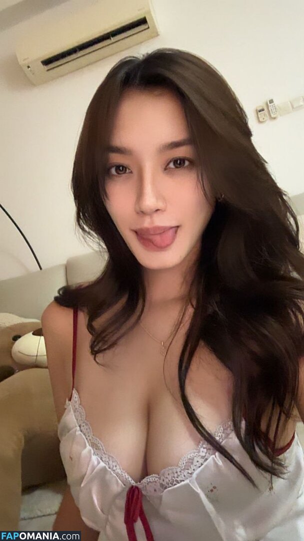 Qamarina Lim / https: / qamarinalim_ Çıplak OnlyFans  Sızdırılmış Fotoğraf #3
