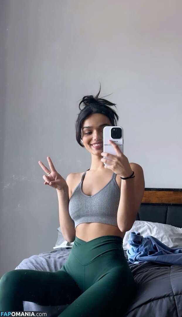 Rachel Zegler / rachelzegler / rachmariexoxo Çıplak OnlyFans  Sızdırılmış Fotoğraf #866