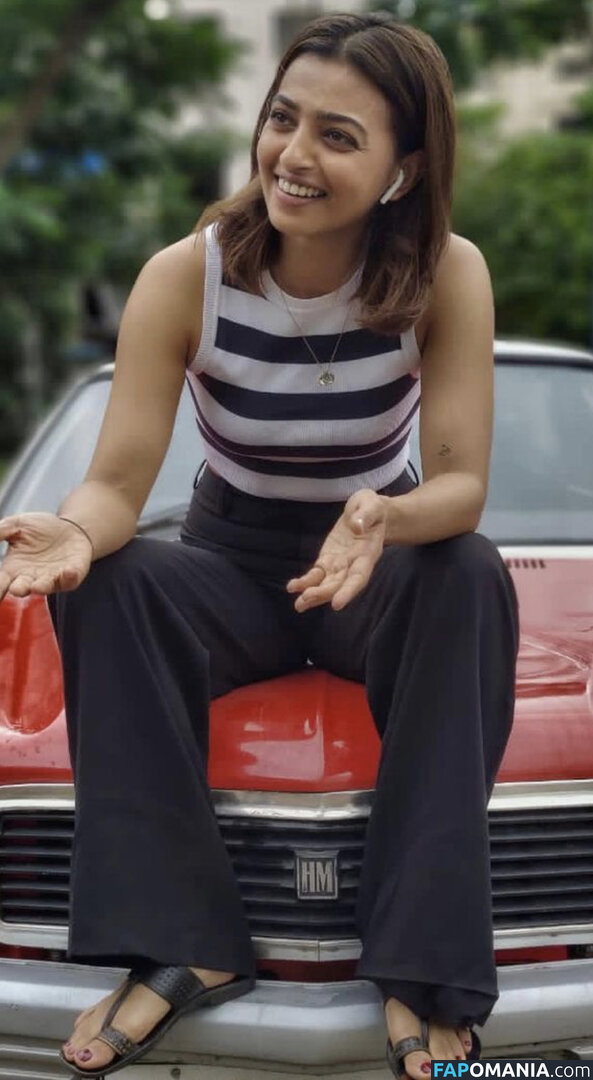 Radhia Apte Çıplak OnlyFans  Sızdırılmış Fotoğraf #4