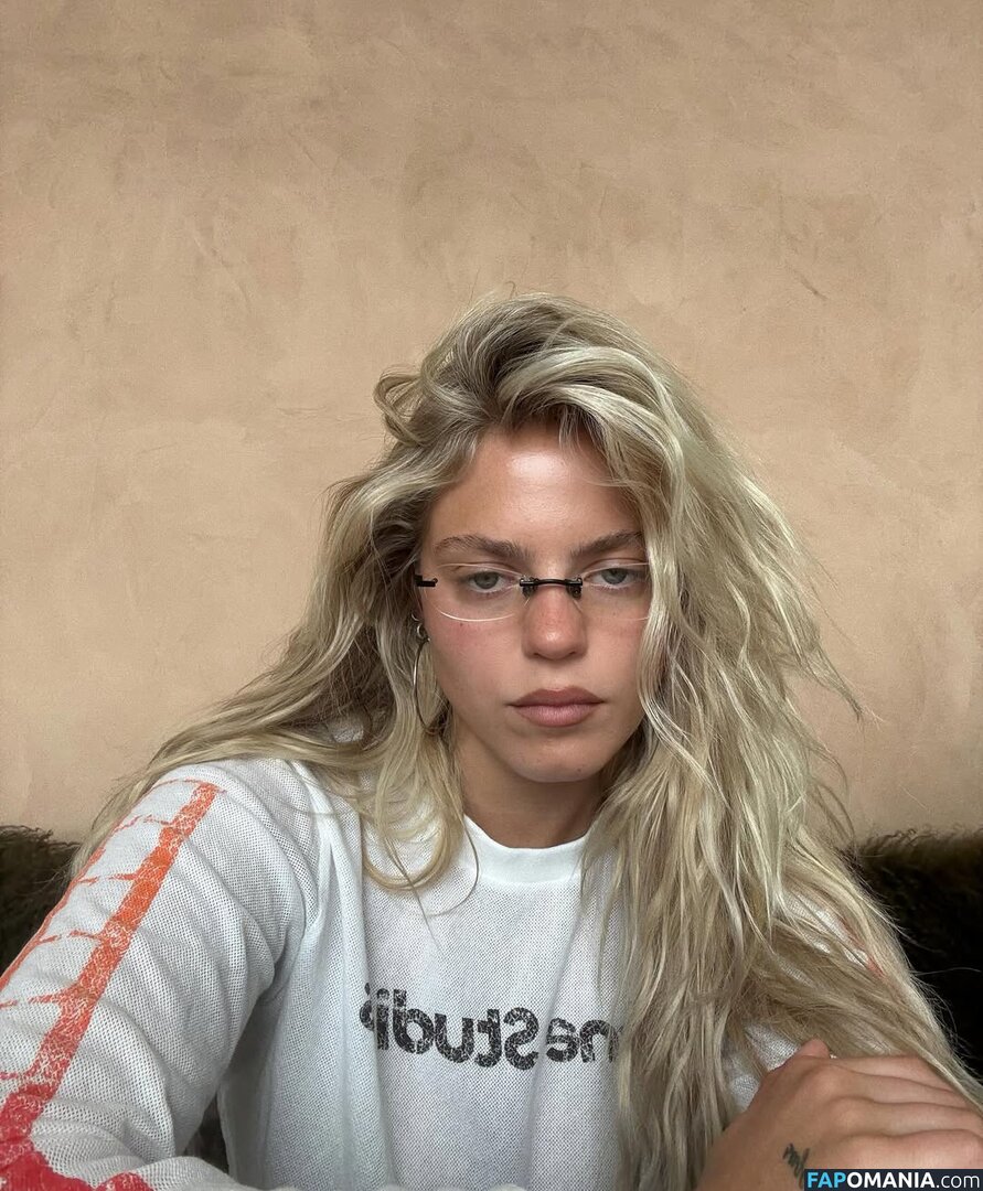 Renee Rapp / reneerapp Çıplak OnlyFans  Sızdırılmış Fotoğraf #139