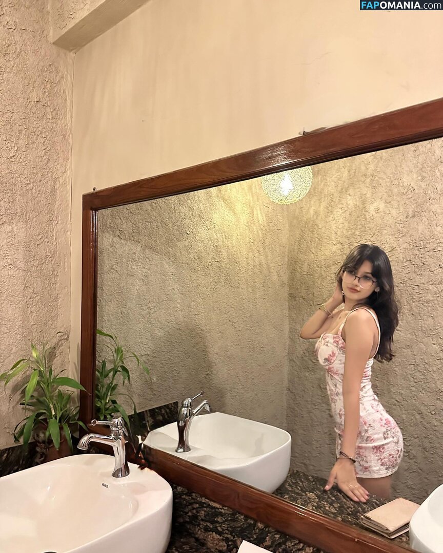 Ritika Kharel / __riteeka / _riteeka7 / riteeka Çıplak OnlyFans  Sızdırılmış Fotoğraf #13