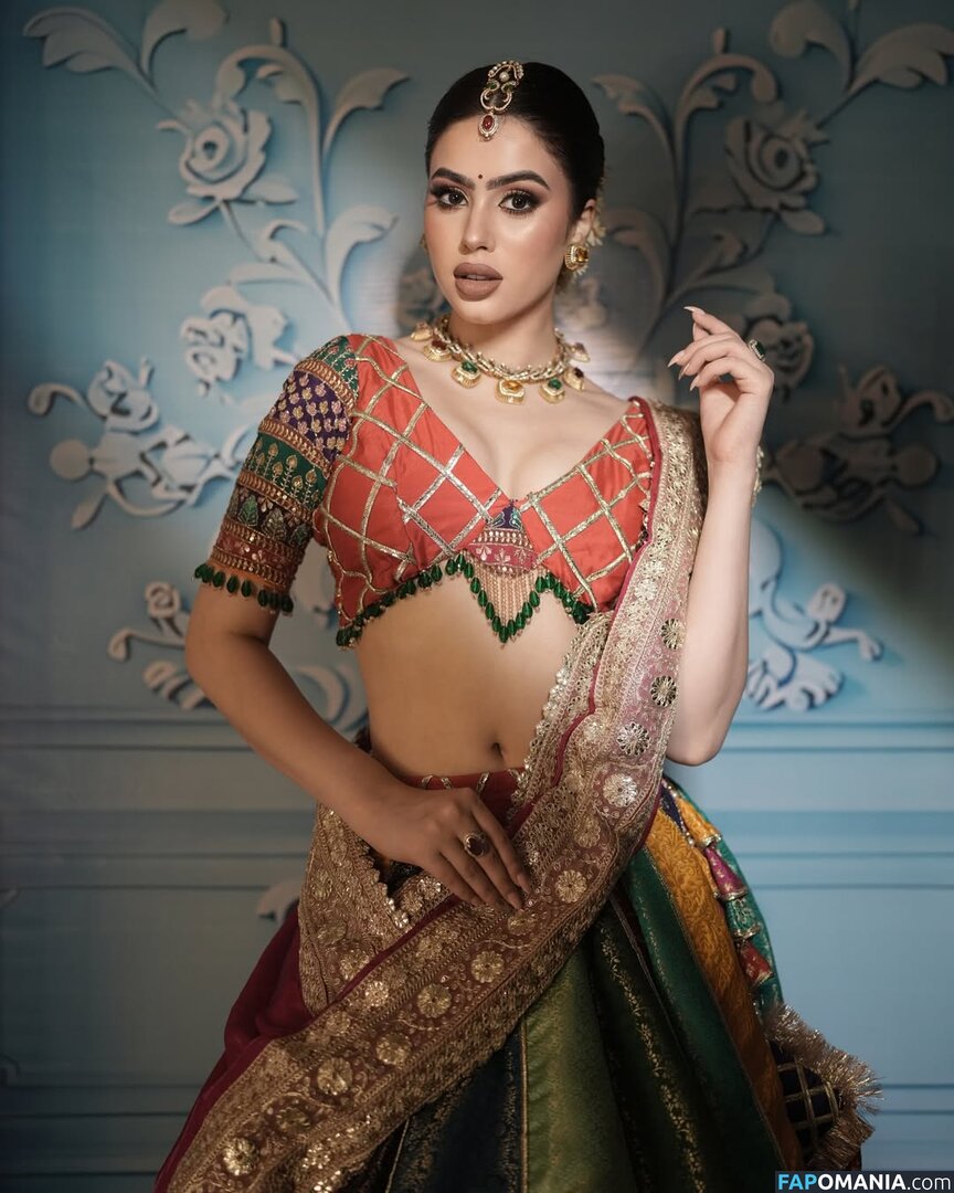 Riva Arora / https: / riva.arora.1 / riva.aroraofficial / rivarora_ Çıplak OnlyFans  Sızdırılmış Fotoğraf #4