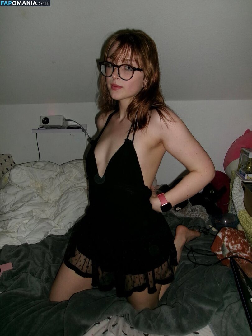 Rookittyroo / taraabethhy Çıplak OnlyFans  Sızdırılmış Fotoğraf #2