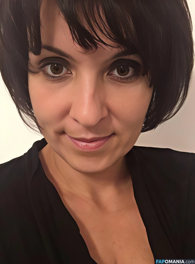 Roxana Sandu / roxana.sandu Çıplak OnlyFans  Sızdırılmış Fotoğraf #2