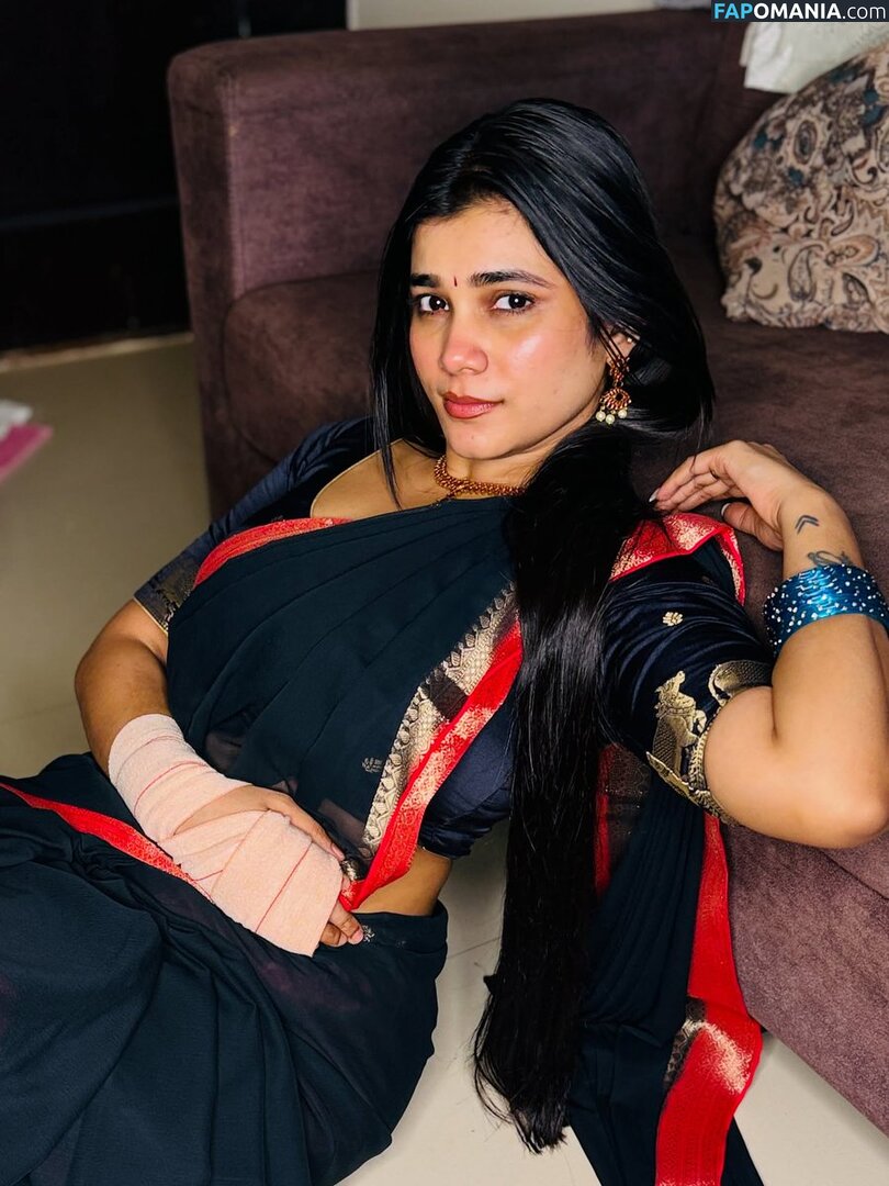 Saadhana Naidu Çıplak OnlyFans  Sızdırılmış Fotoğraf #2