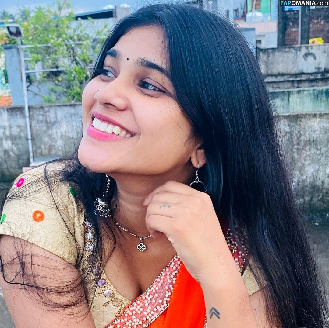 Saadhana Naidu Çıplak OnlyFans  Sızdırılmış Fotoğraf #3