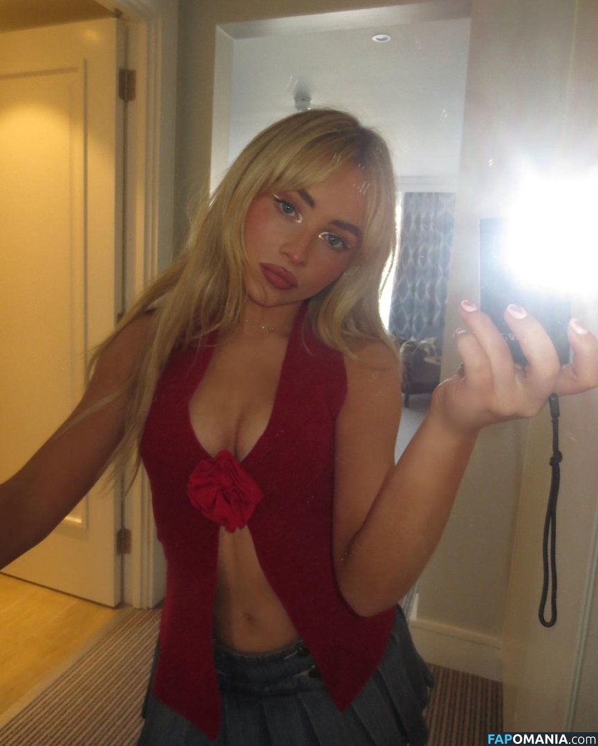 Sabrina Carpenter / https: / sabrinacarpenter Çıplak OnlyFans  Sızdırılmış Fotoğraf #43