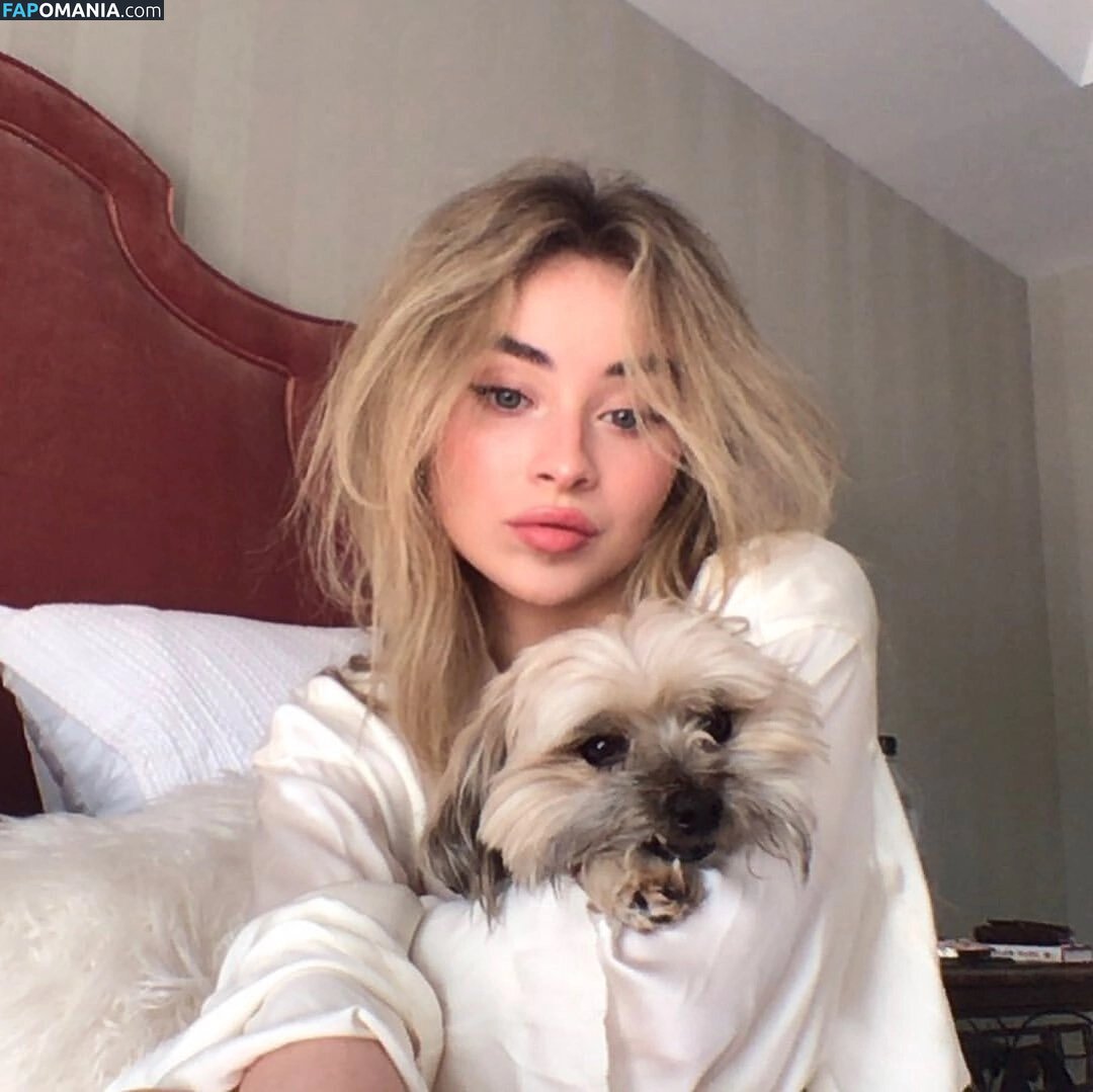 Sabrina Carpenter / https: / sabrinacarpenter Çıplak OnlyFans  Sızdırılmış Fotoğraf #2512