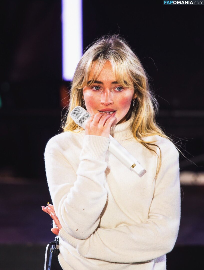 Sabrina Carpenter / https: / sabrinacarpenter Çıplak OnlyFans  Sızdırılmış Fotoğraf #2623