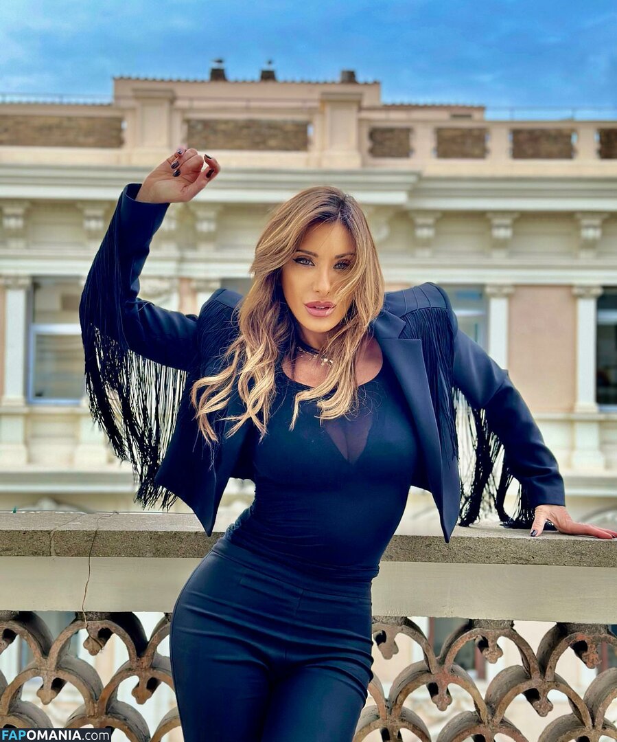 Sabrina Salerno / sabrinasalernofficial Çıplak OnlyFans  Sızdırılmış Fotoğraf #1713